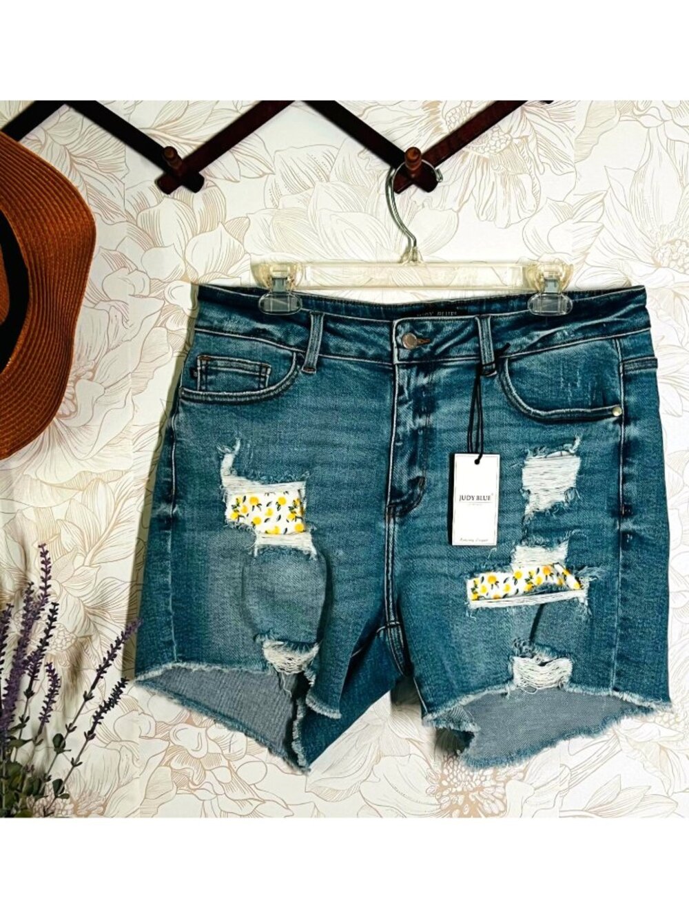 Judy Blue Womens 1XL Medium Blue Distressed Denim Shorts W/ Lemon Patchwork Acce